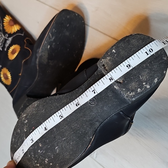 Sunflower Embroidered Cowboy Boots Black Faux Leather Size 40/US 8 (Runs Small) - Picture 8 of 9